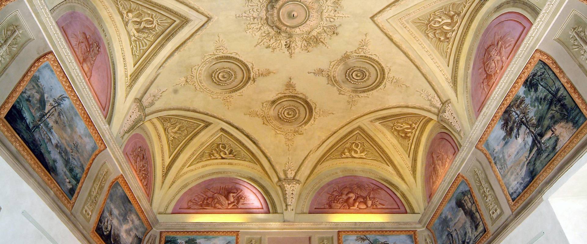 Castello Estense. Sala dei Paesaggi, soffitto foto di baraldi